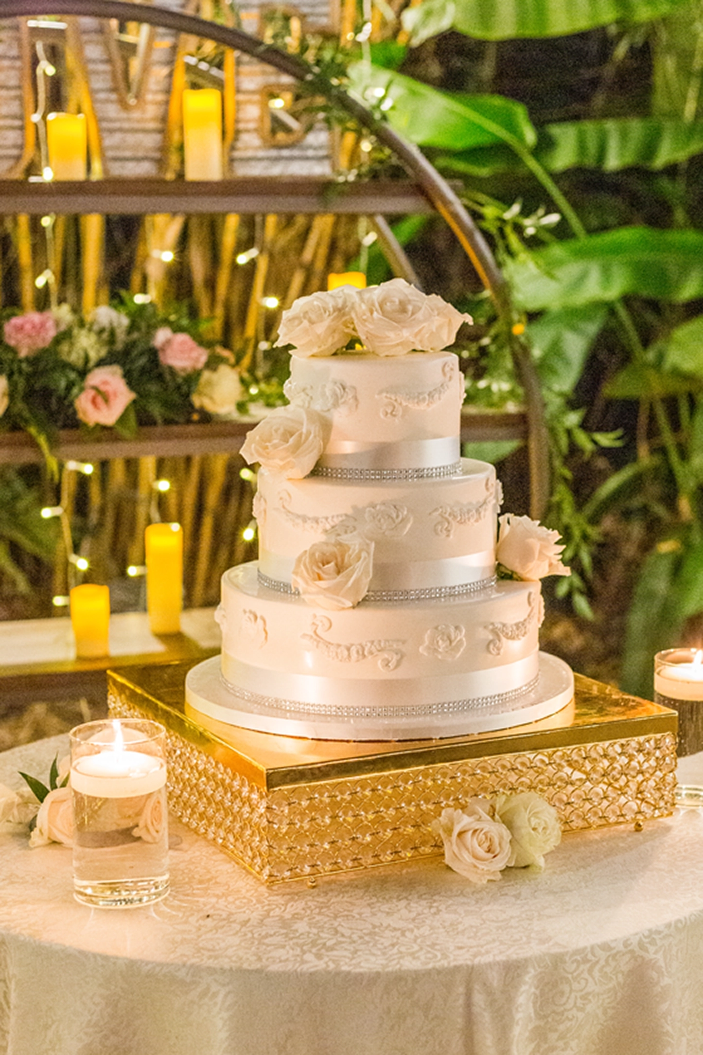 Beautiful wedding cake at the Bamboo Gallery wedding venue in Davie, South Florida